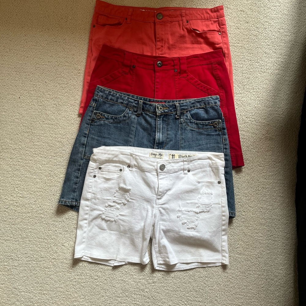4 pair women’s shorts
